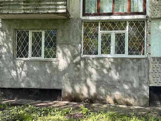 Продам 3-кімнатну квартиру в м. Лозова, 5 мікрорайон Лозовая