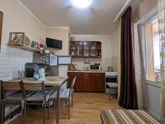 Продам 1 к кв в гарному стані на Позняках Пчілки Дарницький Осокорки Київ