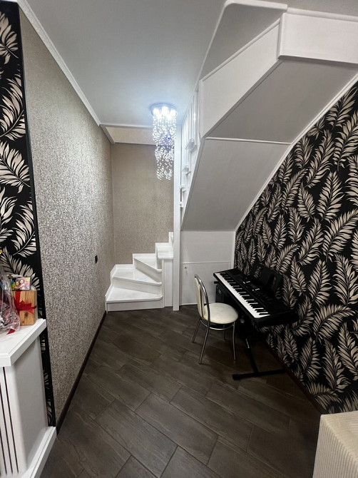 Дворівнева, двоповерхова, двохетажна квартира Софиевская Борщаговка - изображение 4