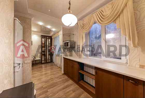 Продаєтьмя 2к квартира з капремонтом Лукьянівка (Якіра) Київ