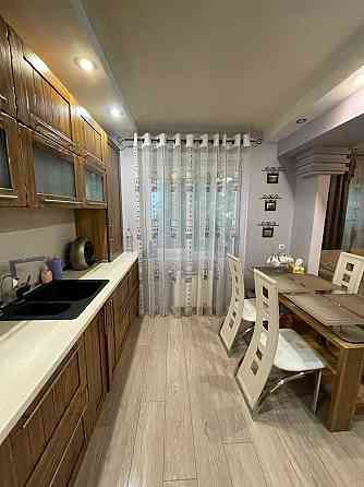 Продається 3-кімнатна квартира на ж/м Тополя-3. Днепр