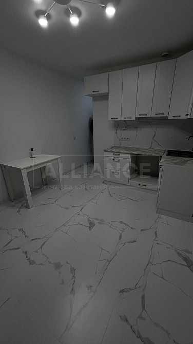 Компактна квартира з ремонтом, готова до проживання Угорники - зображення 2