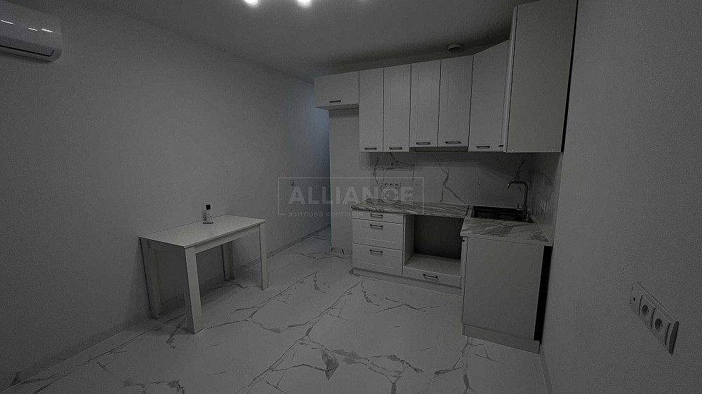 Компактна квартира з ремонтом, готова до проживання Угорники - зображення 1