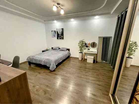 Велика 1км квартира в новобудові! 2поверх Ивано-Франковск