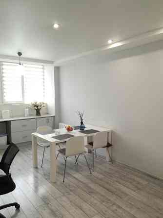 Двокімнатна в новому будинку з ремонтом меблями та П/Т Одесса