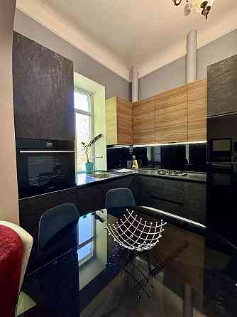 Продаж 3-х кімнатної квартири Лесі Українки 33 Днепр