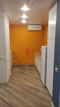 Продам трьохкімнатну квартиру в центрі міста з двома балконами!Є газ! Ирпень