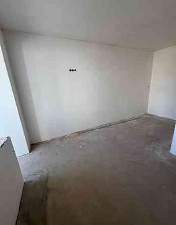 Квартира з ЧАСТКОВИМ ремонтом. Електрика, опалення вже зроблено! Буча