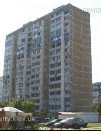 Продається половина 3 кімнатноі квартири на Троещині Киев