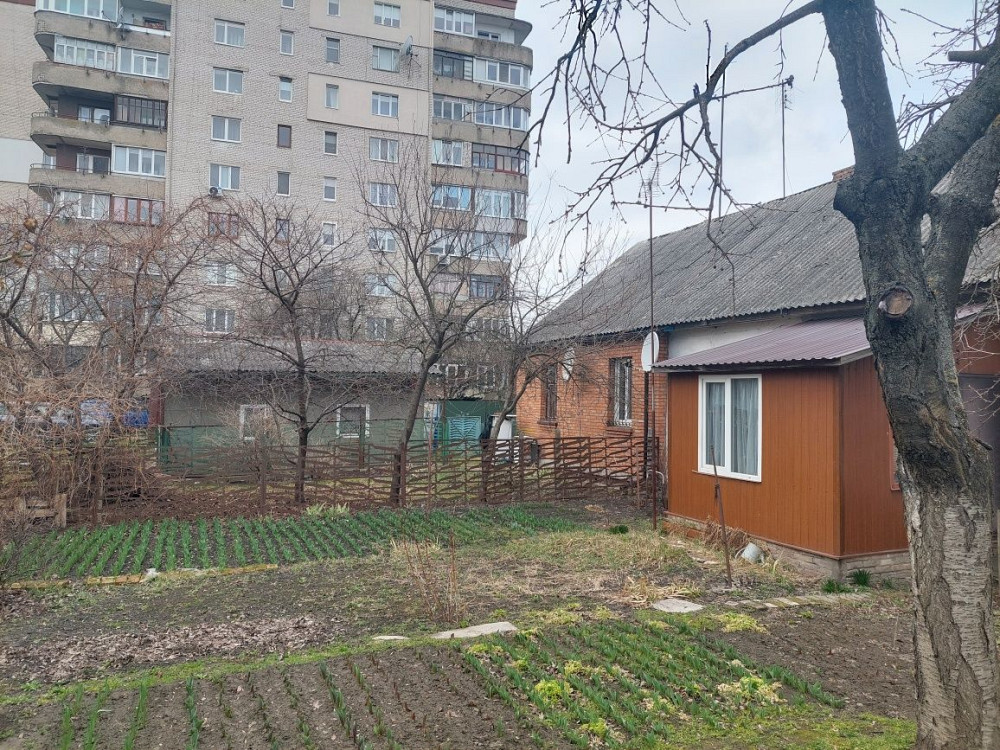 Продаж однокімнатної квартири з власною ділянкою. Луцк - изображение 1