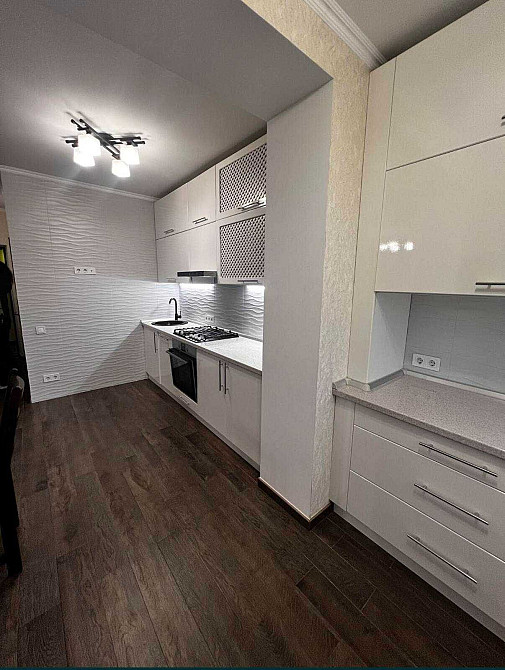 Продаж 1к квартири з ремонтом в ЖК"Позитив" Ирпень - изображение 1