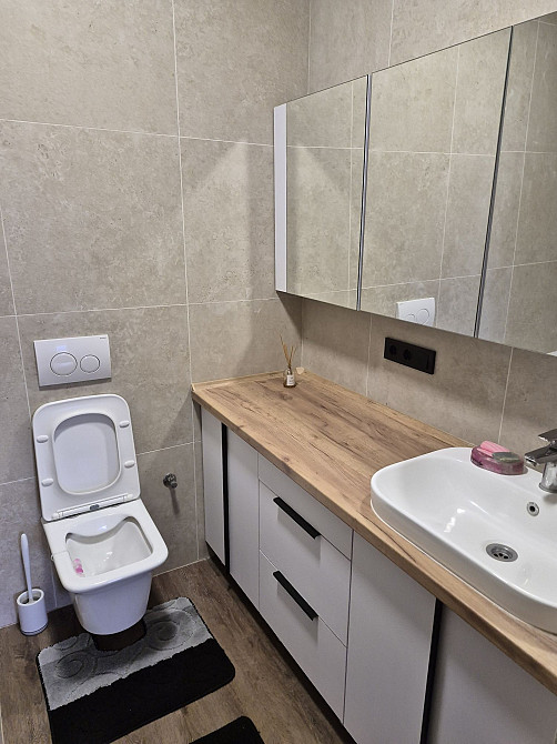 Здається двох кімнатна в тихому центрі з паркомістом. Мукачево - зображення 5