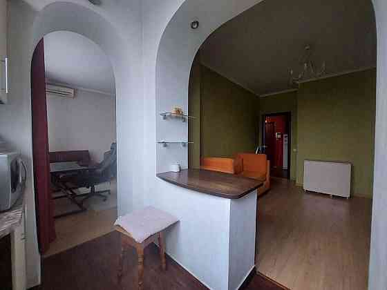 Здається 1-кімнатна квартира шосе Харківське, 150/15, метро Харківська Киев