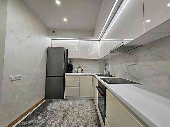 Двокімнатна квартира 47m2 з дизайнерським ремонтом в сучасному ЖК Киев