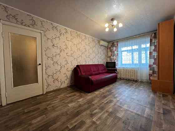 Снимите однокомнатную квартиру на улице Калиновой, район Образцова Днепр