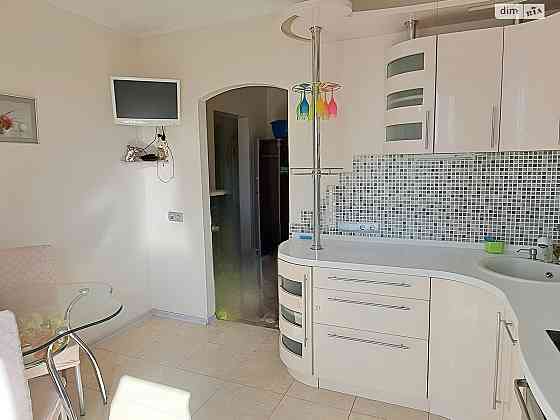 Долгосрочная аренда 2к квартиры на просп. Леся Курбаса Киев