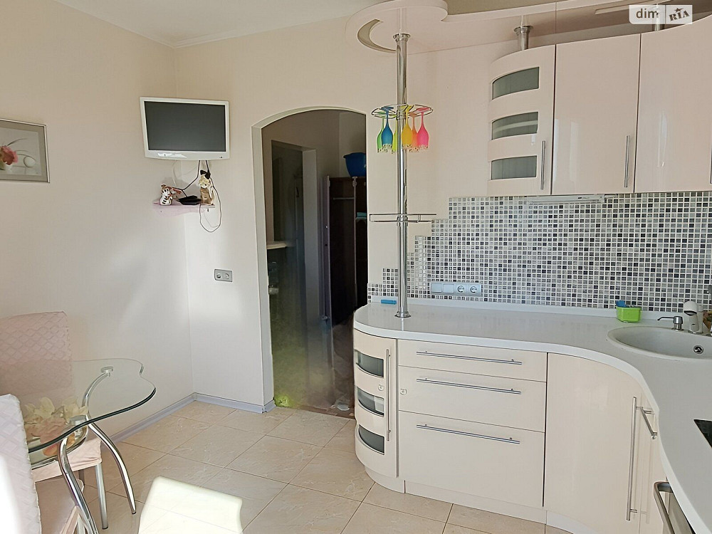 Долгосрочная аренда 2к квартиры на просп. Леся Курбаса Київ - зображення 2