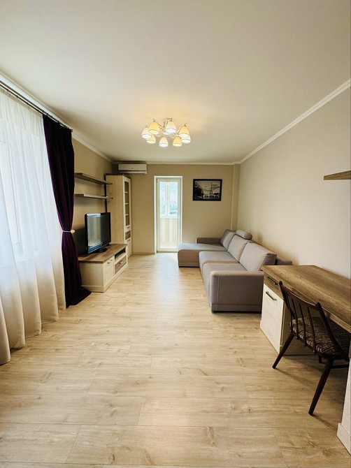 Богатирська 6/1 м. Оболонь 12 хв пішки Київ - зображення 1