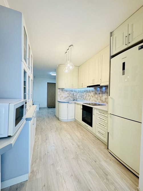 Богатирська 6/1 м. Оболонь 12 хв пішки Київ - зображення 4