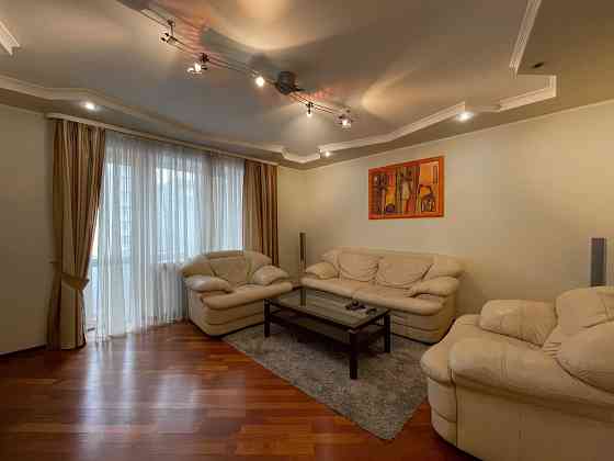 Оренда просторої 4 кімнатної квартири бічна проспекту Чорновола Львов