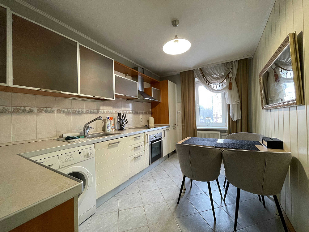 Оренда просторої 4 кімнатної квартири бічна проспекту Чорновола Львов - изображение 1