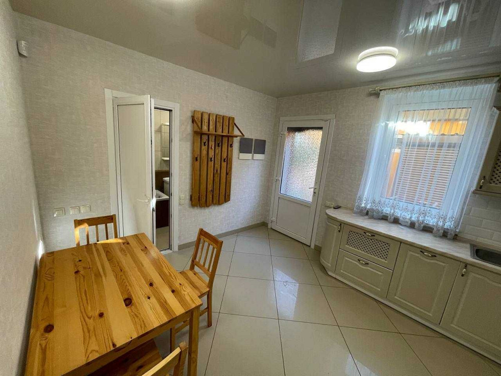 1-кімнатна квартира в приватному секторі біля метро Осокорки/Славутич Киев - изображение 1