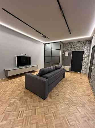 Оренда студії з окремою спальнею та паркомісцем ЖК Манхетен Вокзальна Киев