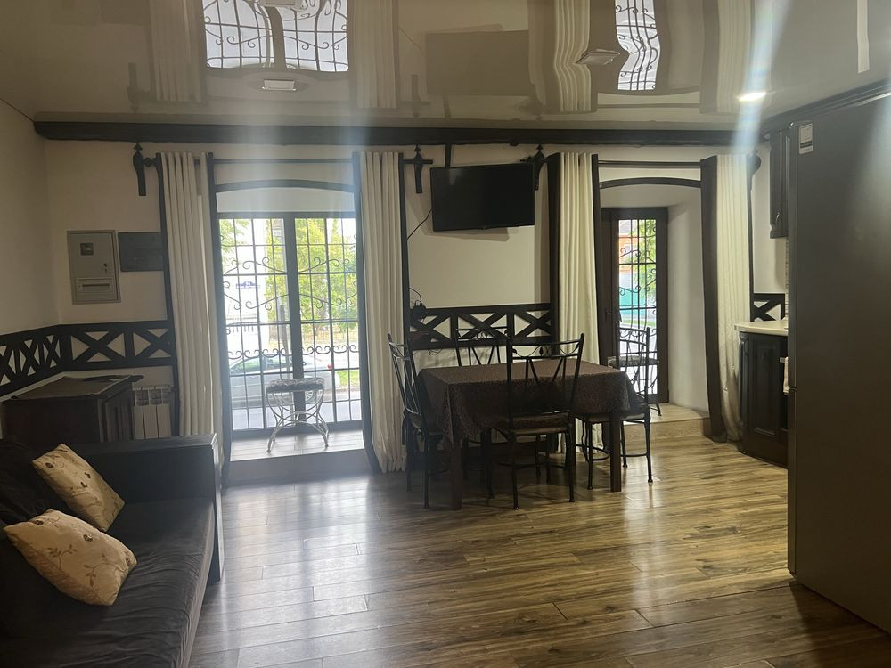 Здам  2х РІВНЕВУ квартиру з авторським ремонтом ЦЕНТР Кременчуг - изображение 1