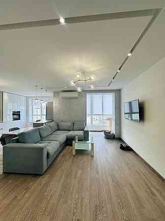 Продається трикімнатна квартира ЖК калинова слобода, озеро Крихівці