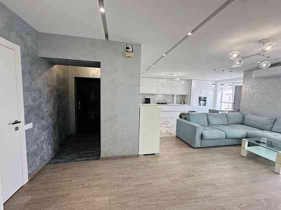 Продається трикімнатна квартира ЖК калинова слобода, озеро Крихівці