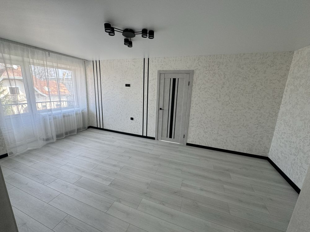 Продам 2кімнатну квартиру в центрі Івана Франка Дрогобич - зображення 1