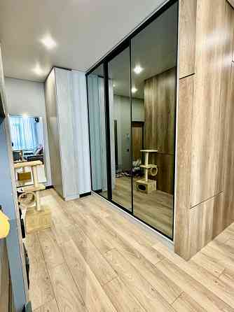 Продається 2-кімнатна квартира, метро Лівобережна Київ