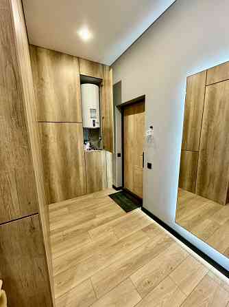 Продається 2-кімнатна квартира, метро Лівобережна Київ