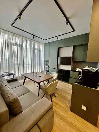 Продається 2-кімнатна квартира, метро Лівобережна Київ