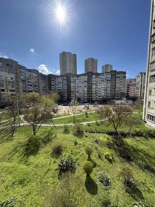 Продаж 3к 70м2 вул Драгоманова 22 м Позняки 5 хв Киев - изображение 1