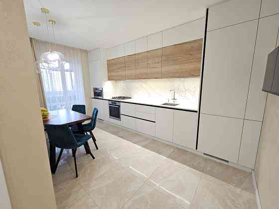 Продам 2-кімнатну квартиру з функціоналом 3-кімнатної по вул. ЗСУ, 1 Сумы