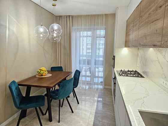 Продам 2-кімнатну квартиру з функціоналом 3-кімнатної по вул. ЗСУ, 1 Сумы