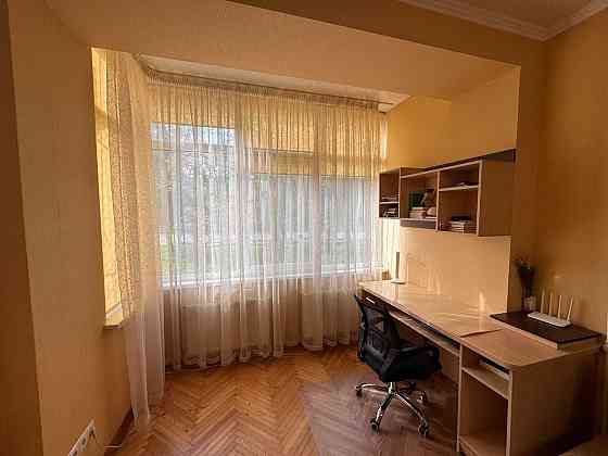 Продається квартира у цегляному будинку в центрі Черкассы