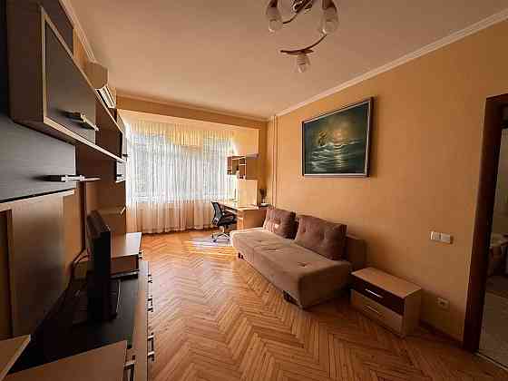 Продається квартира у цегляному будинку в центрі Черкассы