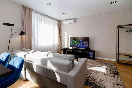 Оренда видової 1к на Печерську 60 кв.м М.Омеляновича-Павленка 19 Киев