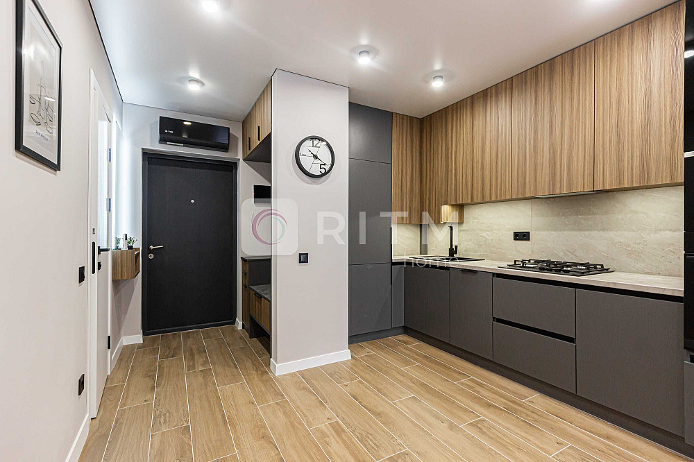 1-к. кв. з дизайнерським ремонтон та гардеробом  по вул. Стрийська Львів - зображення 2