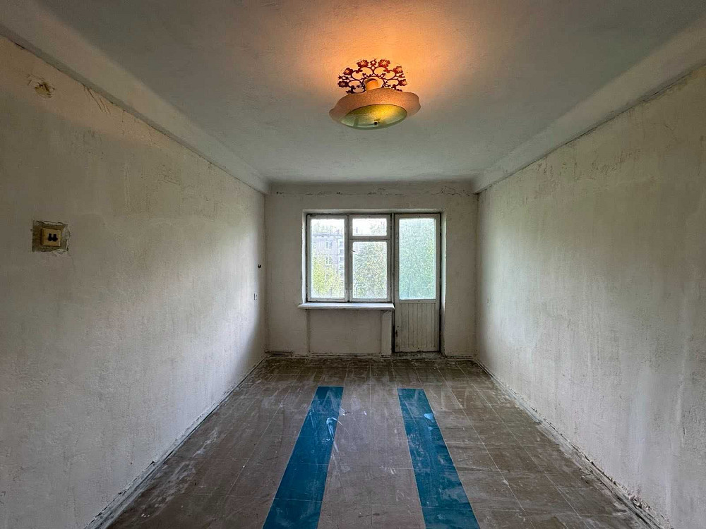 ПРОДАМ 1-кімн. на вул. Максима Чиженка Каменское (Запорожская обл.) - изображение 1