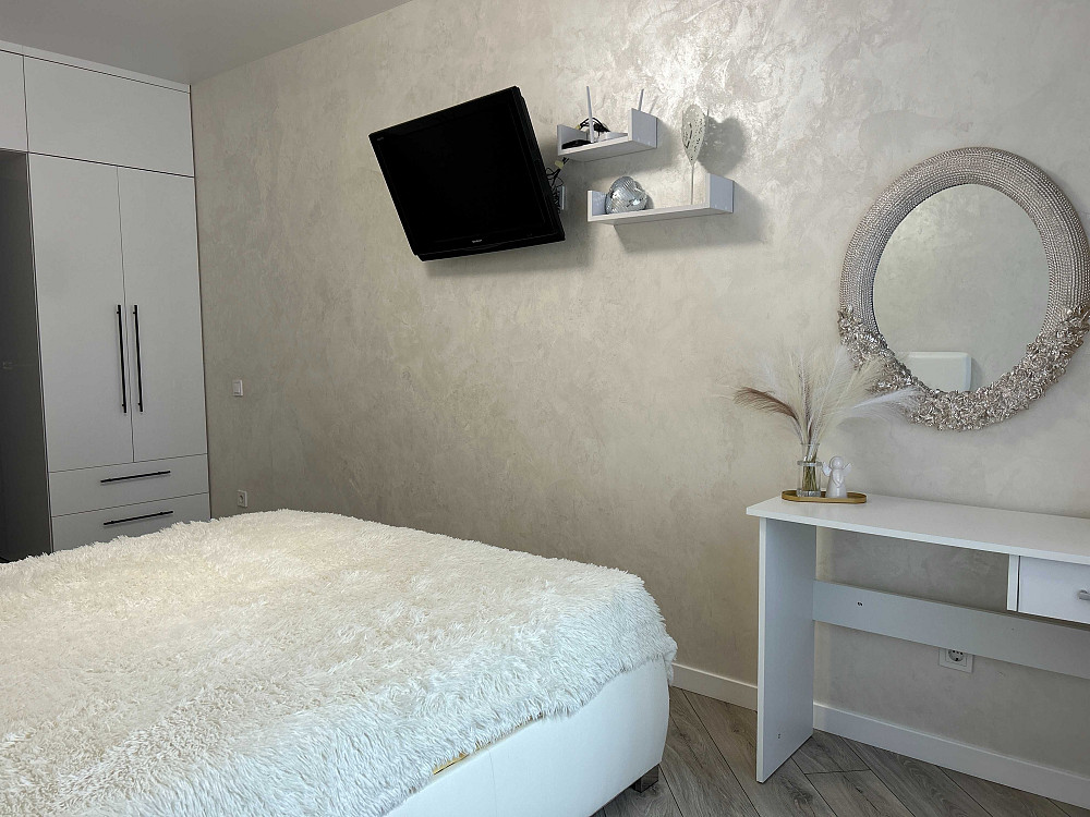 Сучасна однокімнатна квартира в центрі Луцька Луцк - изображение 5