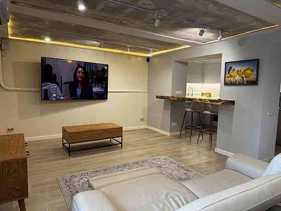 Панорамна квартира на Дніпровській Набережній Киев