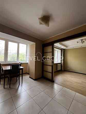 ВЕЛИКА 3кім 82м2 вул. Мукачівська. В теплому будинку. Цегла. Пріорка Київ