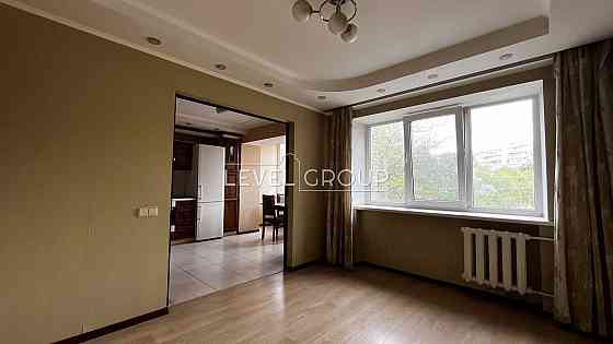 ВЕЛИКА 3кім 82м2 вул. Мукачівська. В теплому будинку. Цегла. Пріорка Київ