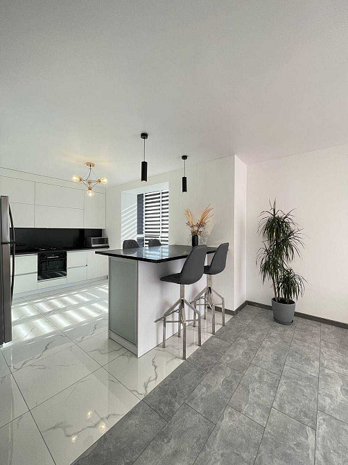 Продаж неймовірної квартири у розвиненому районі міста!МОЖНА ПОСТАНОВИ Ивано-Франковск - изображение 2