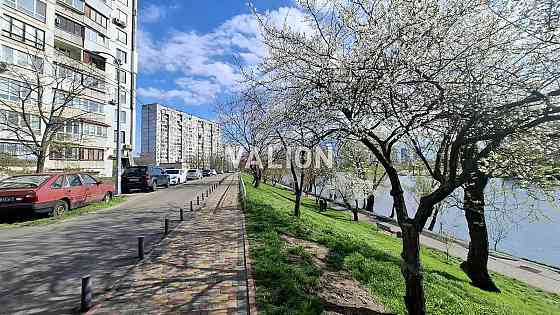 Продаж 3 кімнатної квартири з ремонтом, Березняки, проспект Тичини Київ