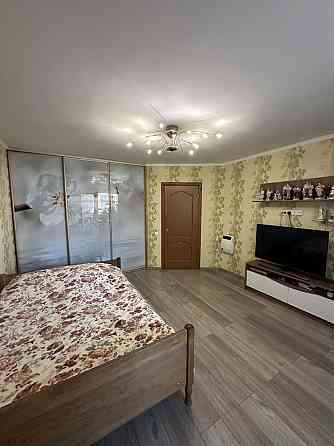 Двокімнатна з ремонтом у центрі міста! Три балкони! 75 м2. Мін.податки Ирпень