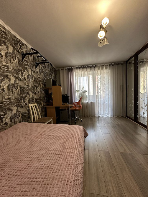 Двокімнатна з ремонтом у центрі міста! Три балкони! 75 м2. Мін.податки Ирпень - изображение 8